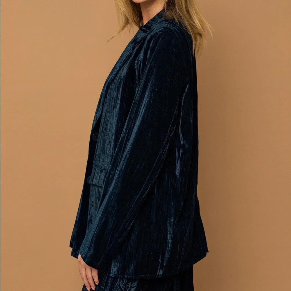 Crinkle velvet oversized dad blazer - Picture 2 of 3
